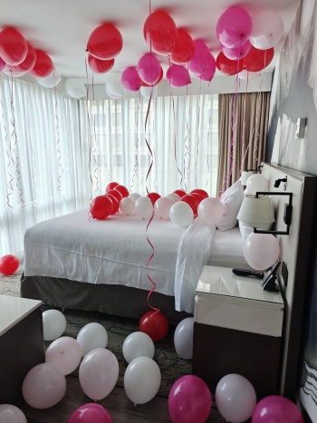 [1-DAY] Love 50 Ceiling and 75 Floor Balloons Surprise Balloon Package