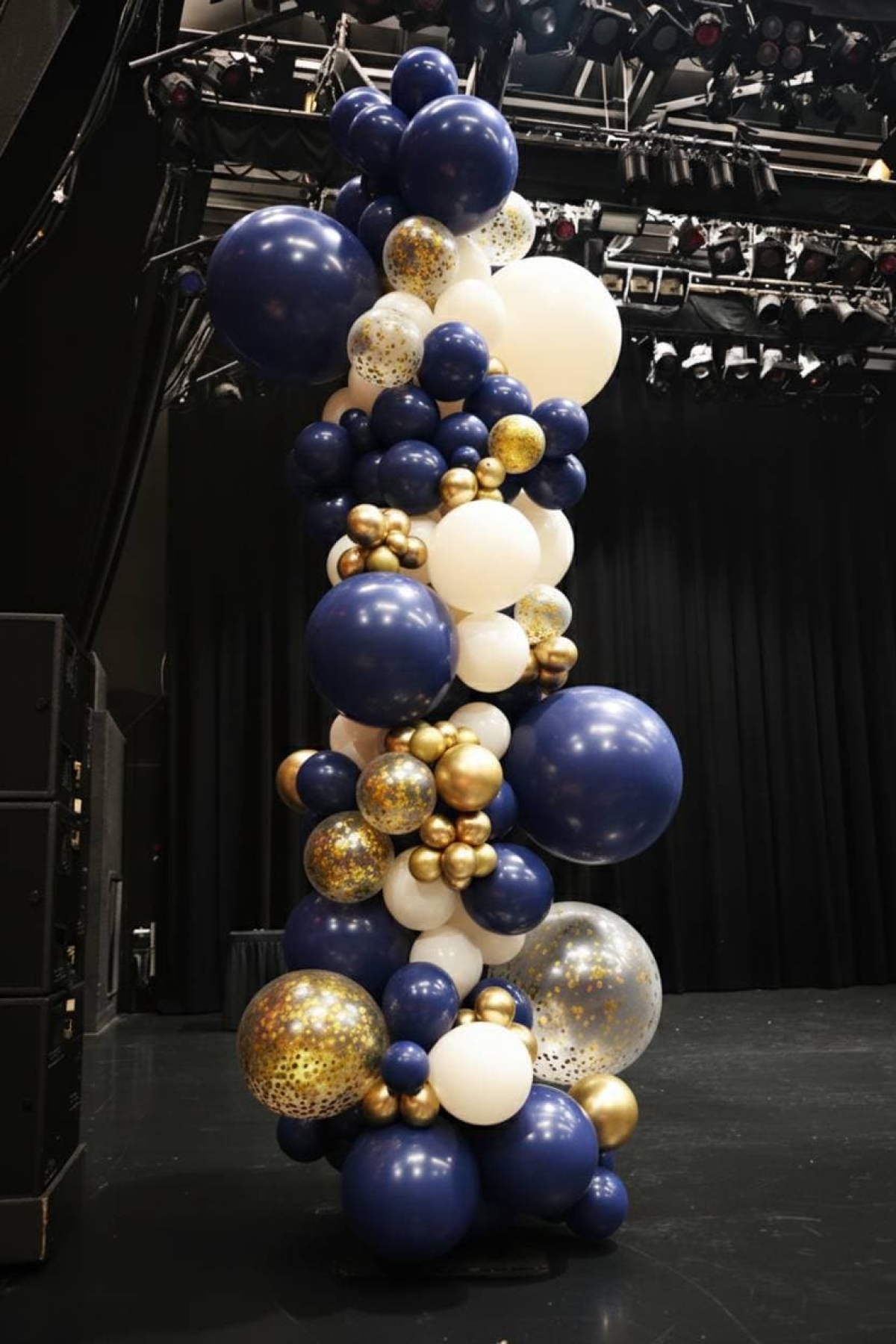 [10FT] Sophisticated Glam Navy Grand Confetti Garland INDOOR column