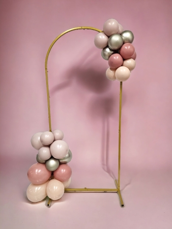 [3 DAY RENTAL] Single Curved Metal Backdrop Arch - Gold with Balloon Clusters