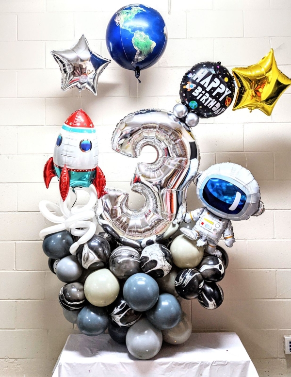 Astronaut Outer Space Vibes Pick Your Age Balloon Stand Up