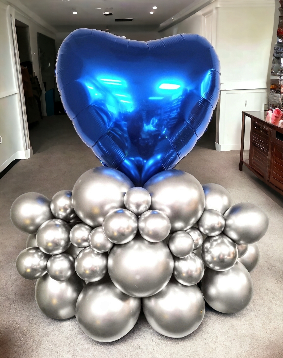 Basic blue heart stand up 