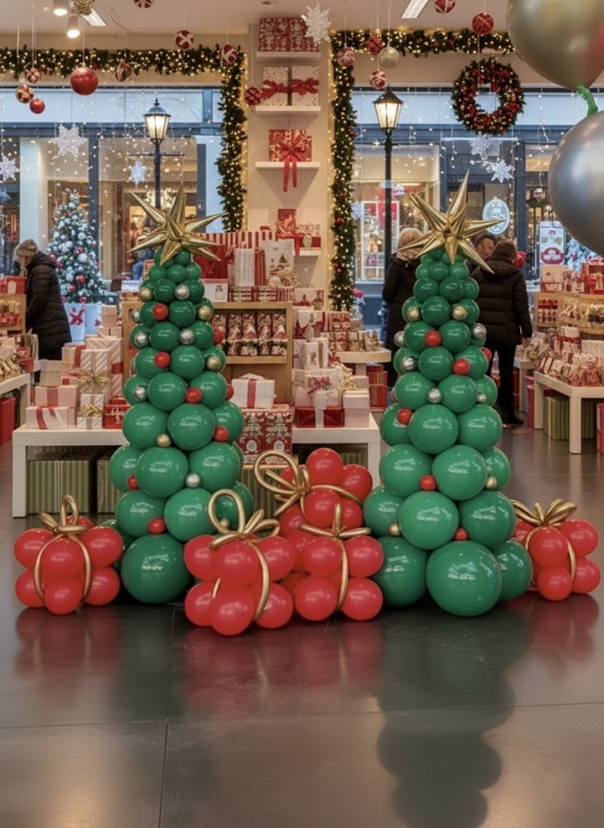Christmas tree duo with gifts
