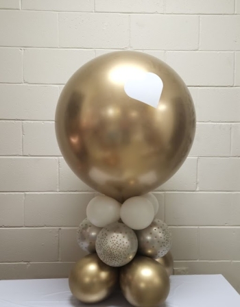 Chrome Gold Air Filled Gender Reveal Stand Up Structure With Heart