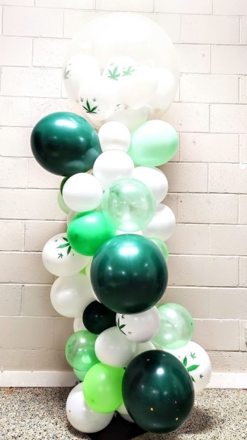 [8FT] Chunky Garland Column with Gumball Topper - Marijuana Edition INDOOR