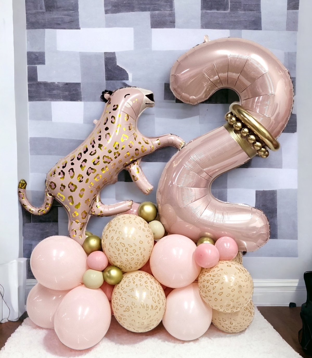 Cute Cheetah stand up + 1 number