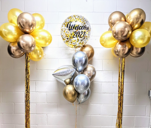 Master Deluxe Welcome Year Balloon Set