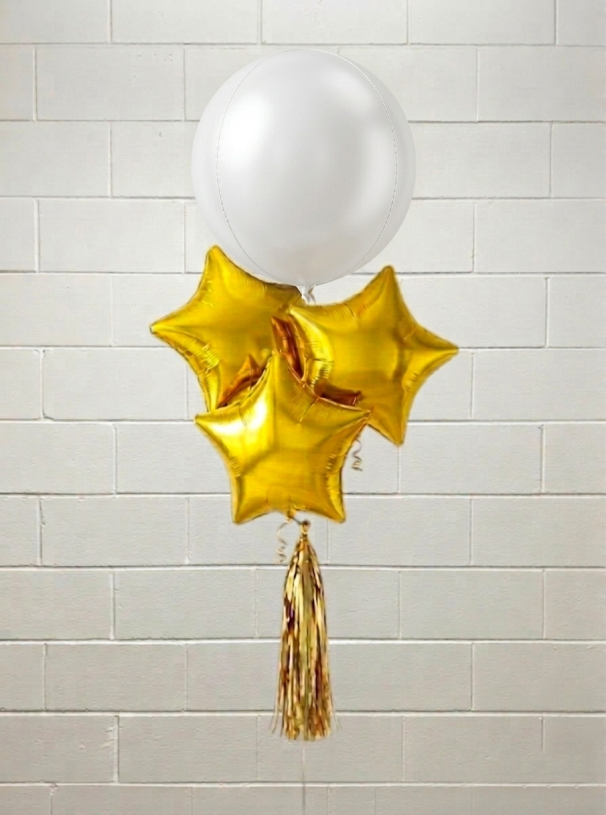 Solid Colour Foil Sphere 3D Orb Balloon With 3 Stars and Tassel
