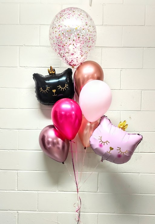 Queen of the 2 Kitties Confetti Bouquet