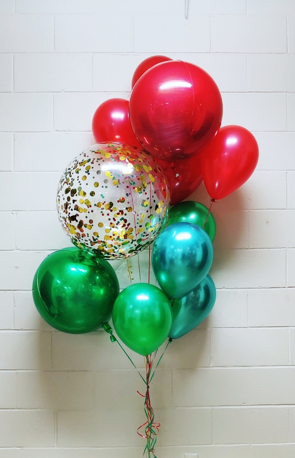 Red Green & Gold Christmas Bouquet