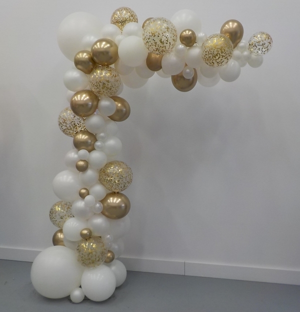 Slim Garland Organic Balloon Arch Gold and White OUTDOOR