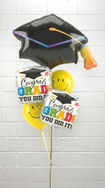 Smile Congrats Grad Graduation Cap Balloon Bouquet