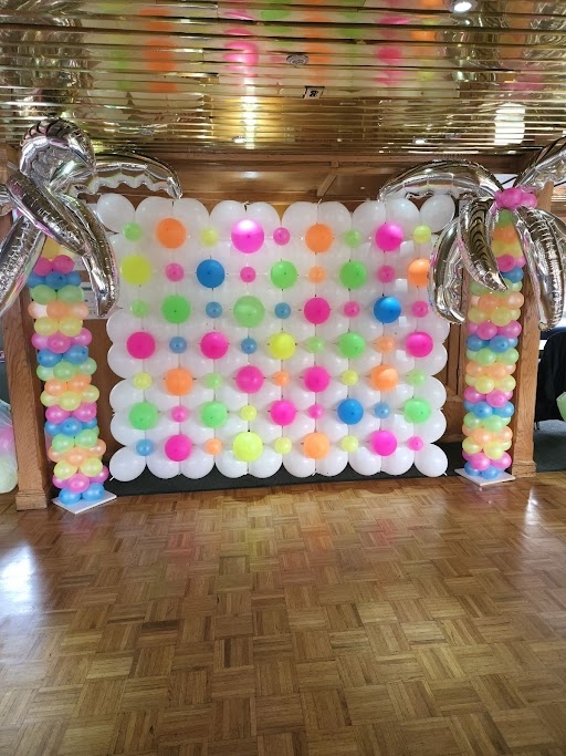 Tropical Luau Neon Wall & Palm Tree Trio Set