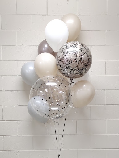 White Sand Balloon bouquet.